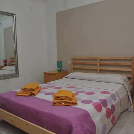 Amarilla Bay طوستا ديل سيلونثيو